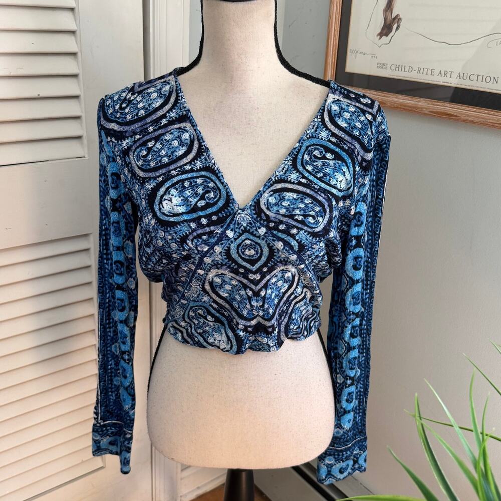 Free People Crop Top Womens Small Blue Wild Free Abstract V-Neck Boho Coquette